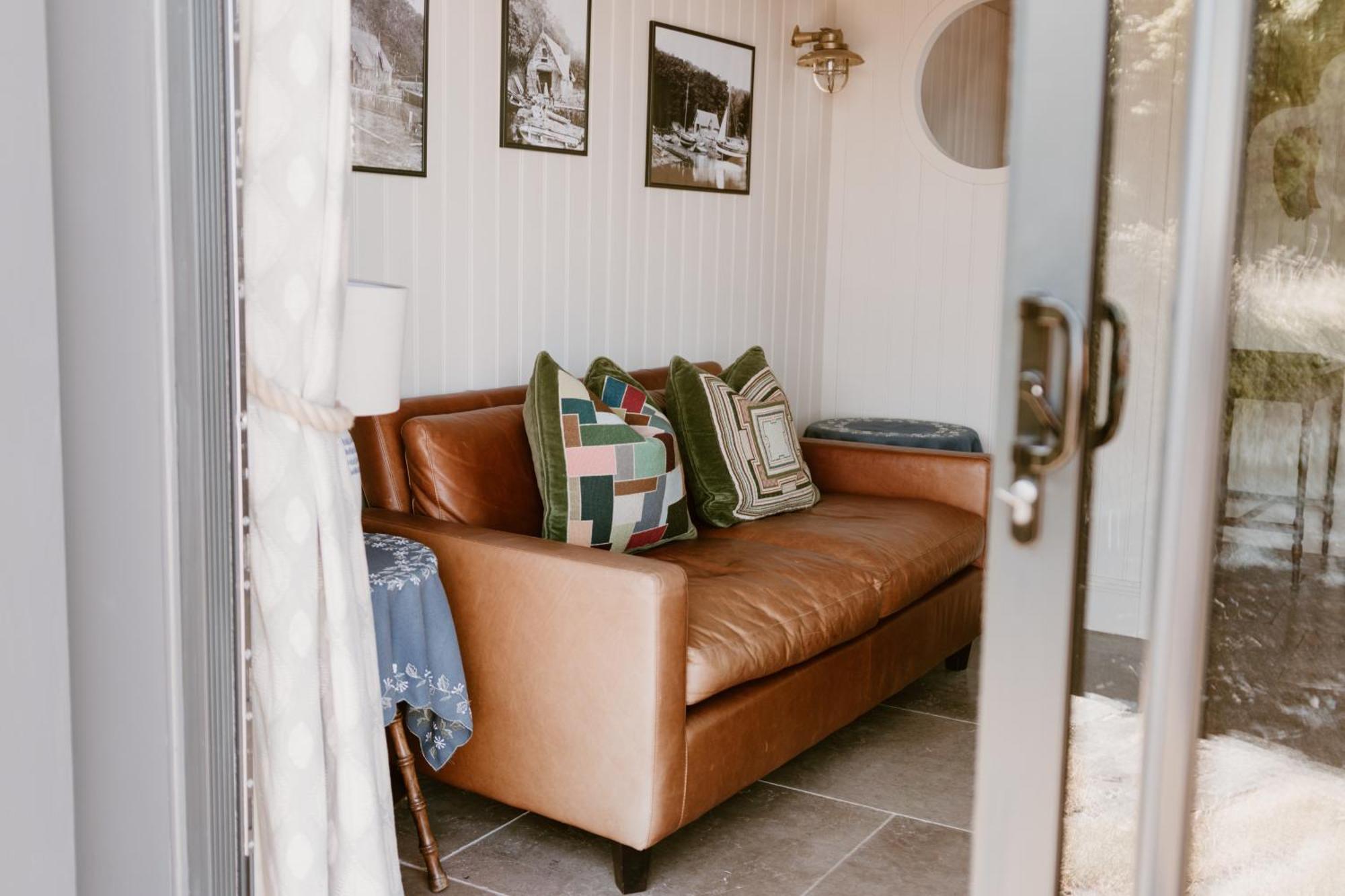 The Boathouse At Old Court Holiday home